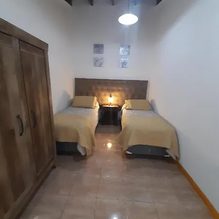 Monsenor Fagnano 592 
